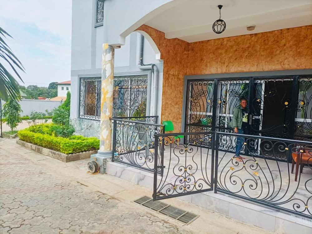 Residence Ambassa Etienne & Therese Yaoundé Exterior foto